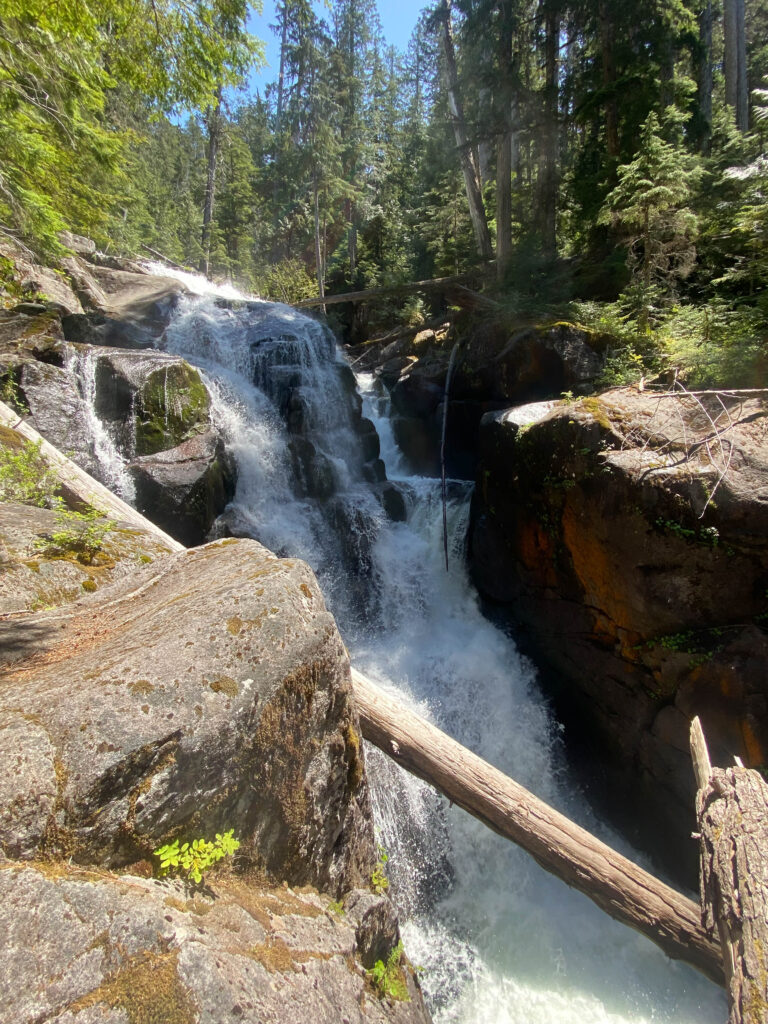 An unnamed falls, the drainage spot from Snoqualmie Lake.