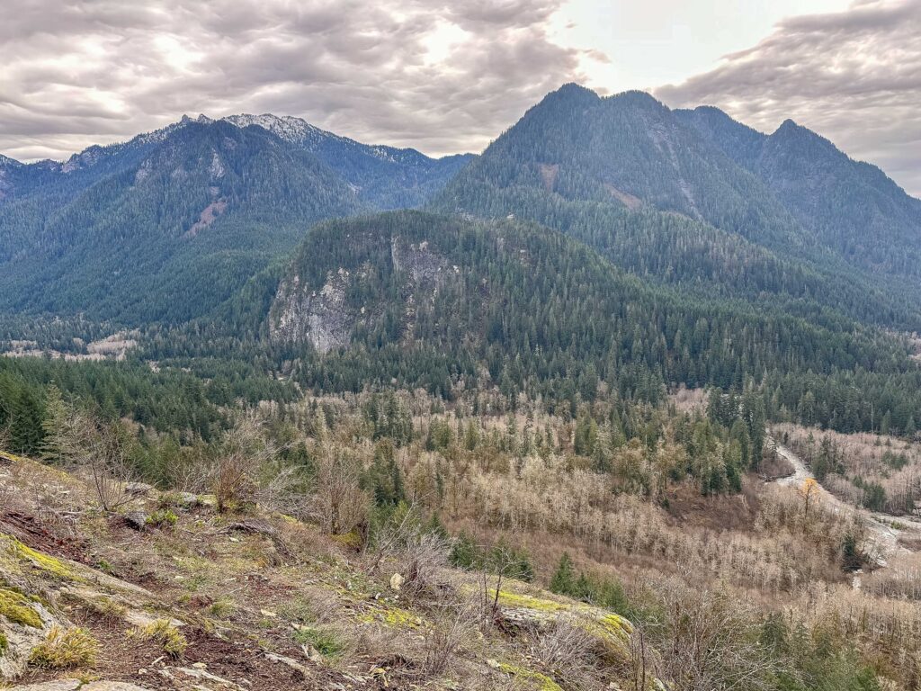 My solo celebration hike on Garfield Ledges, the third of three hikes I did on November 21.